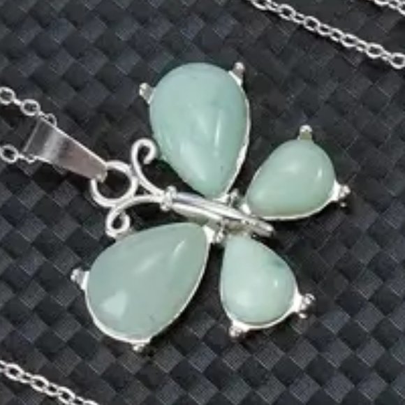Green Aventurine Natural Stone Cute Butterfly Pendant Necklace Gemstone Pendant - Picture 4 of 5